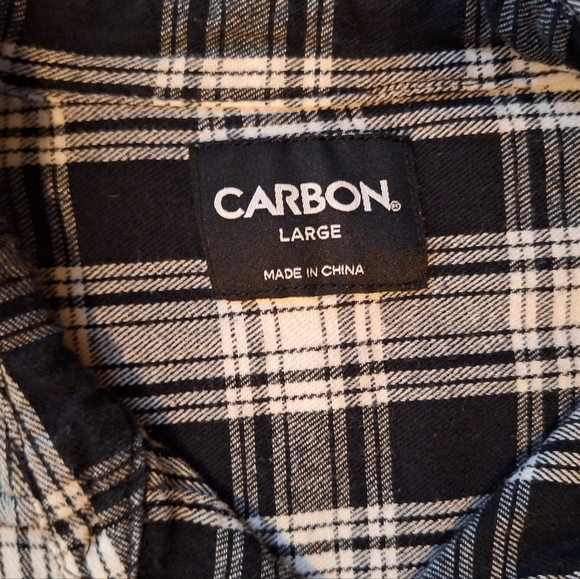 Unisex blk/WHT plaid decending color fade Carbon sz LG button up - Picture 3 of 3